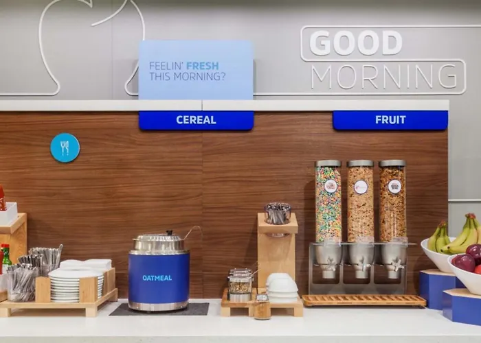 Holiday Inn Express & Suites Clarion By Ihg